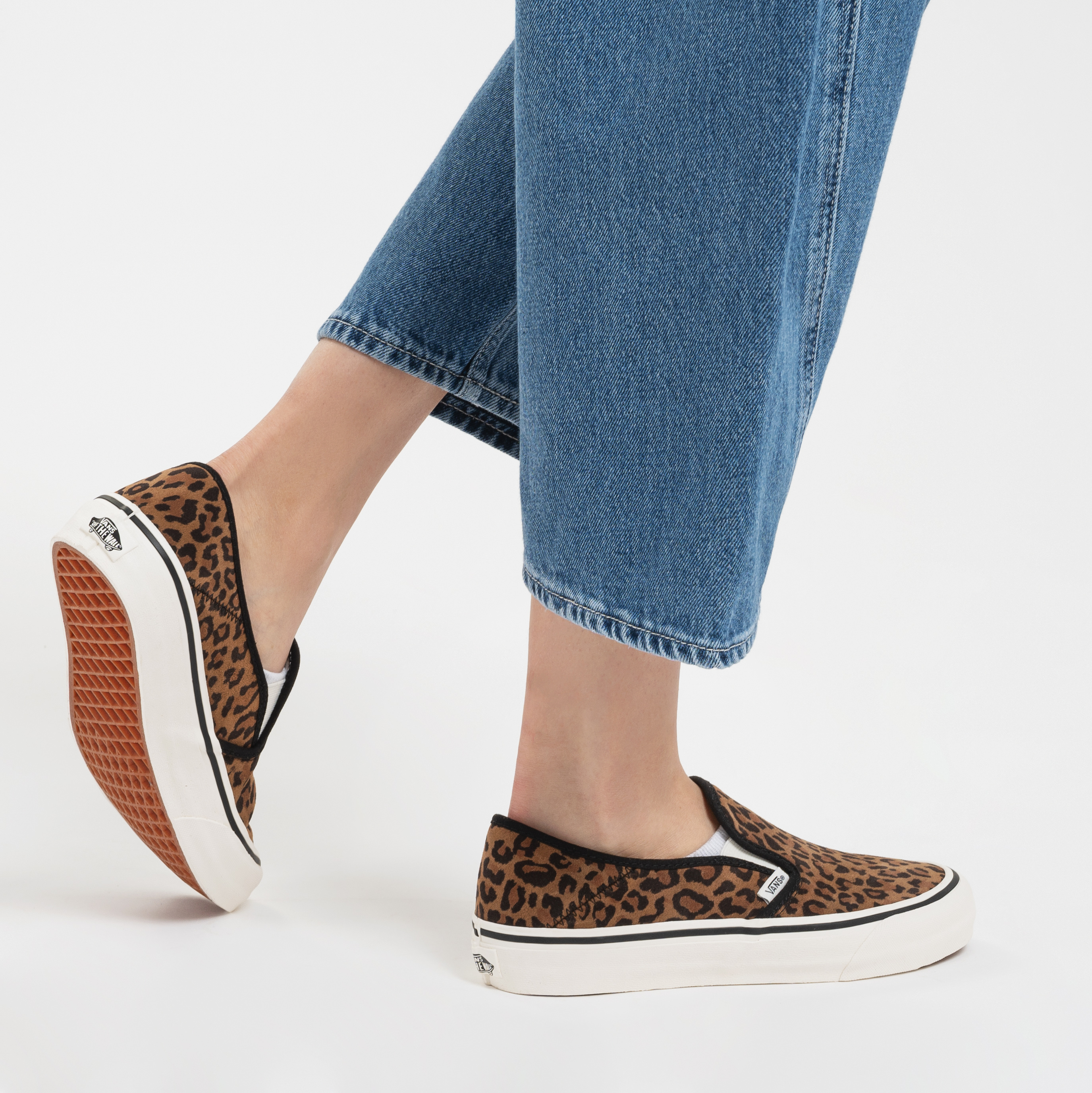 slip on leopard vans